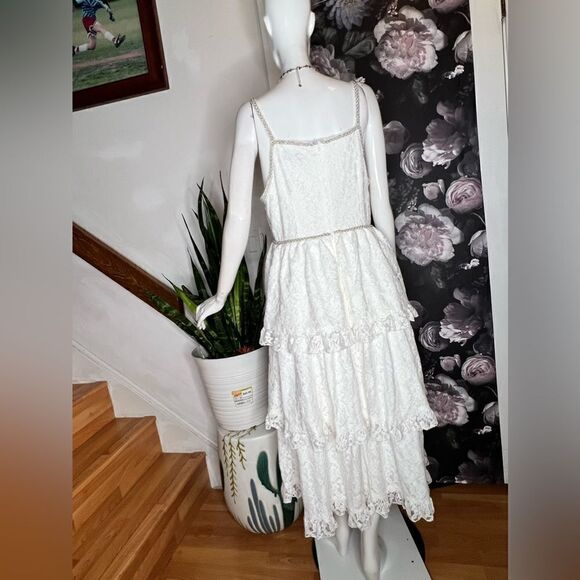 SISTER JANE SOFIA LACE MIDI DRESS - Picture 5 of 5